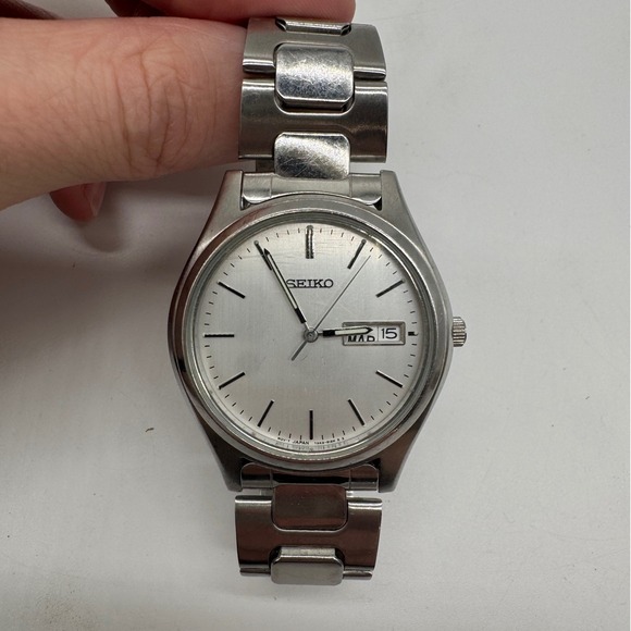 Seiko Other - Seiko 7N43-9048 Mens Quartz Watch Silver Stainless Steel Day Date 37mm Case